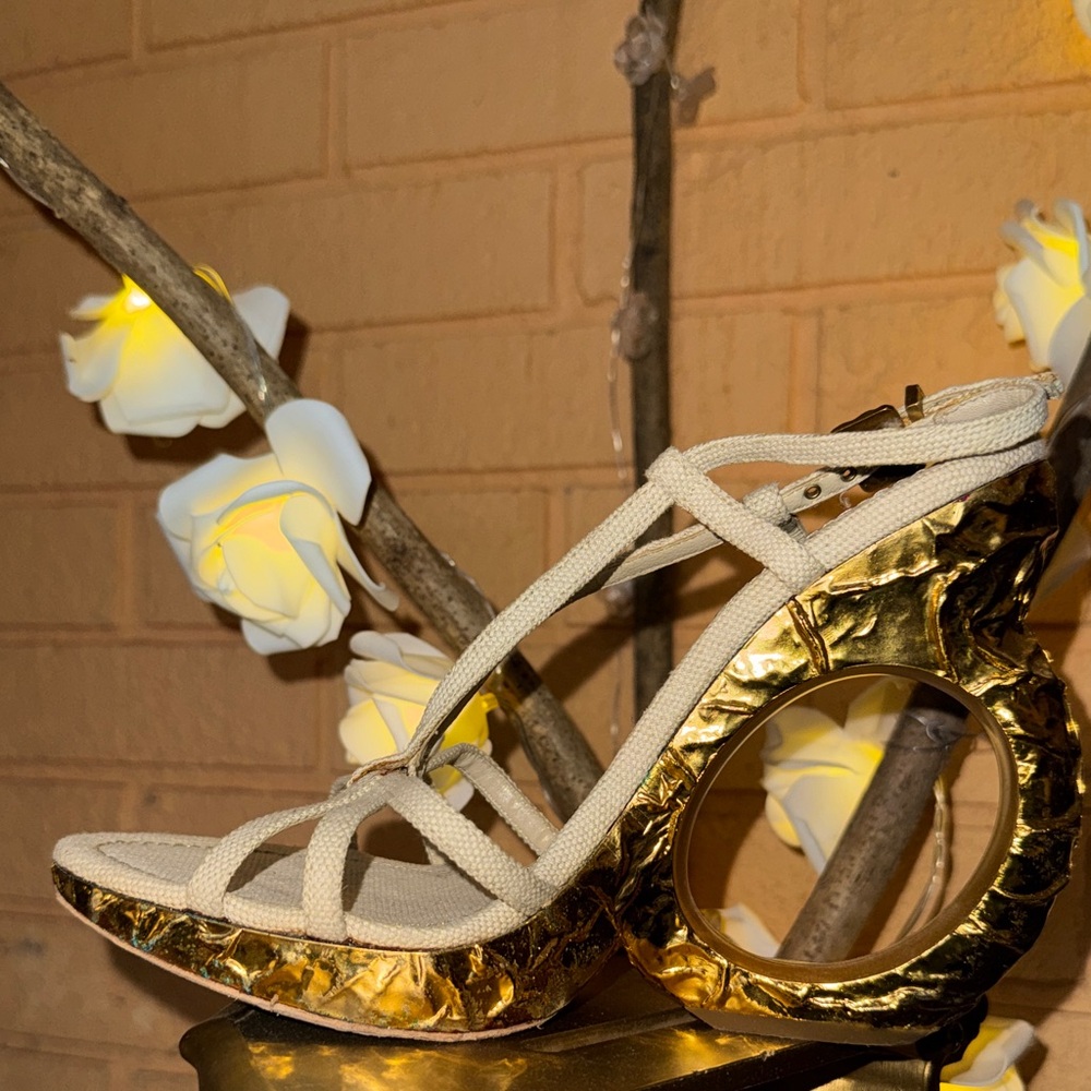 🌟Elegant Gold encrusted heel sandals - Picture 6 of 15